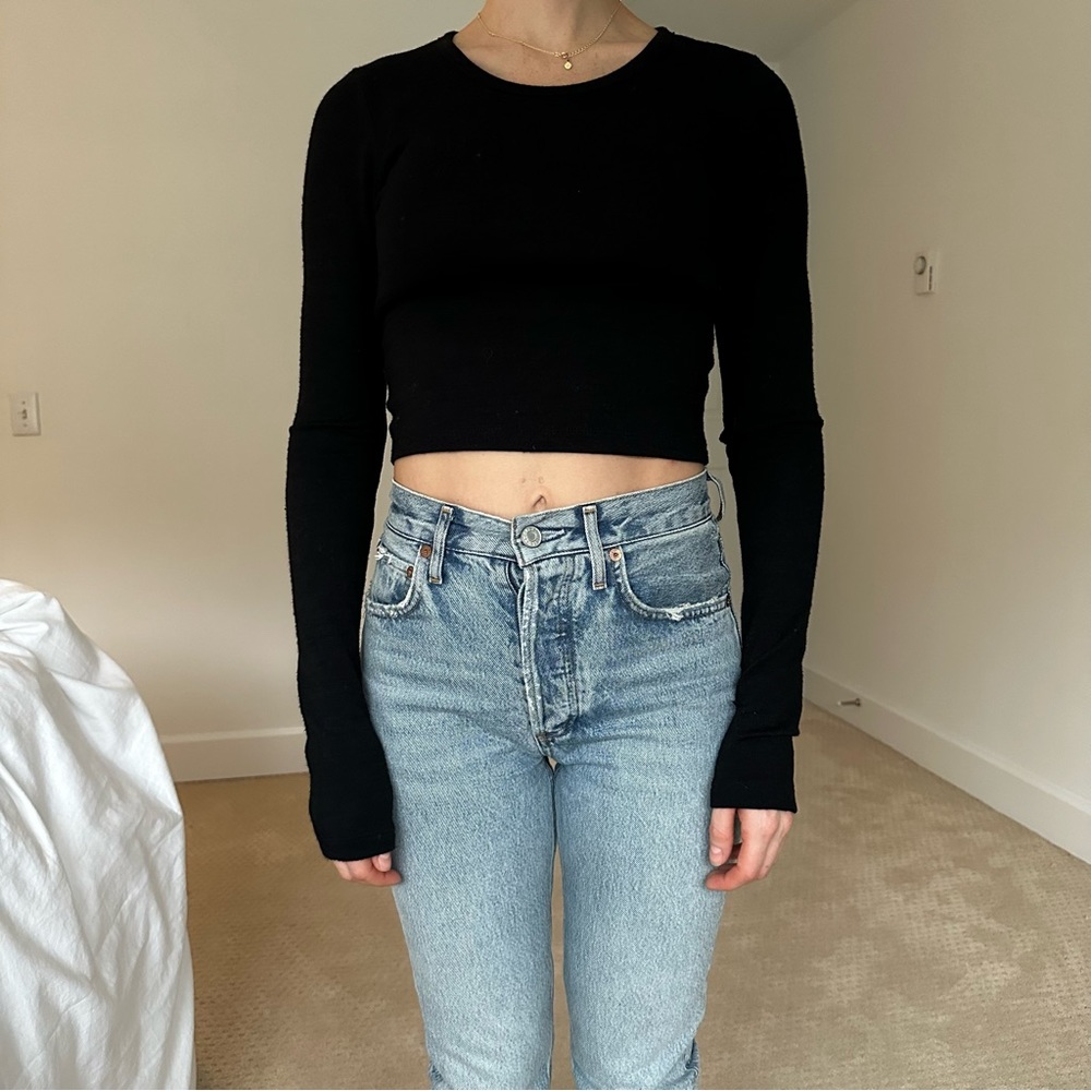GREAT CONDITION - Aritzia/Wilfred Cropped Sweater XS